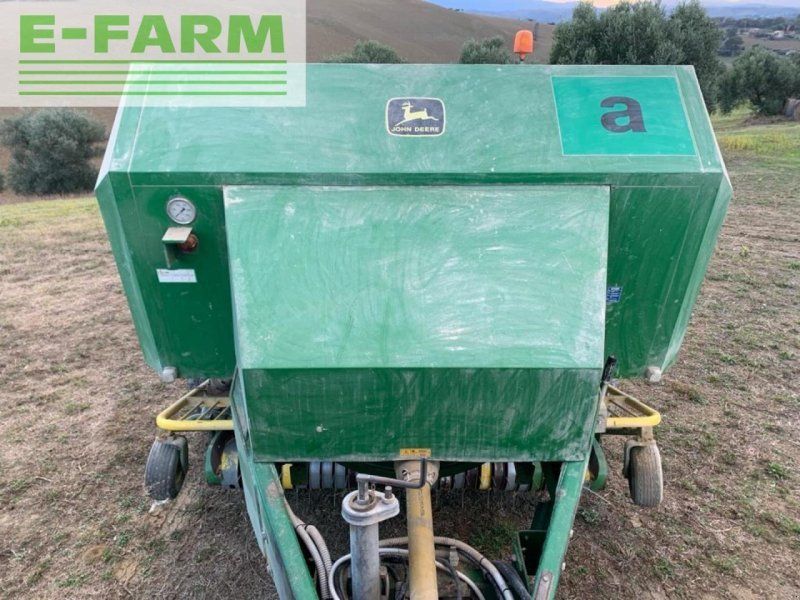 John Deere 690