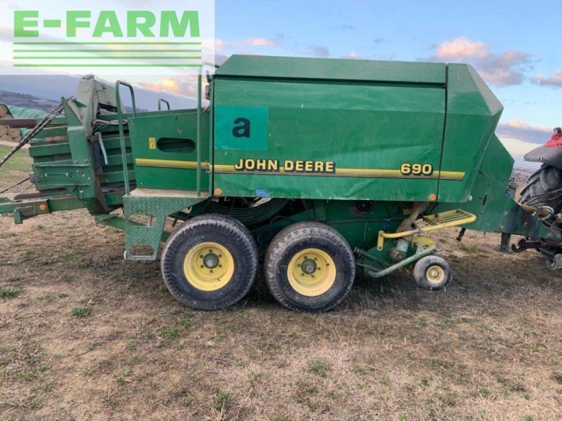 John Deere 690