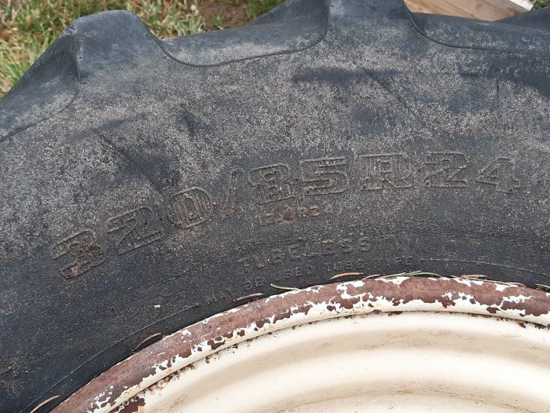 Firestone Kompletträder Same Dorado oder Agrofram
