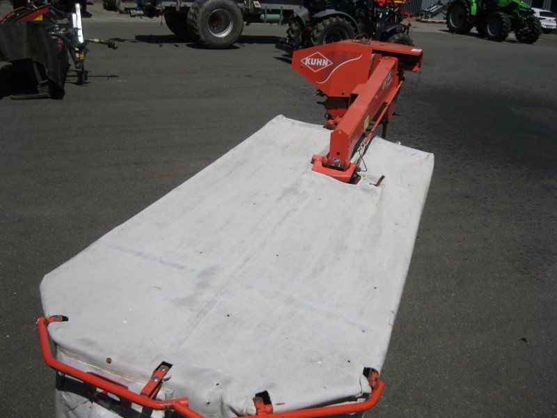 Kuhn GMD 902 Lift Control