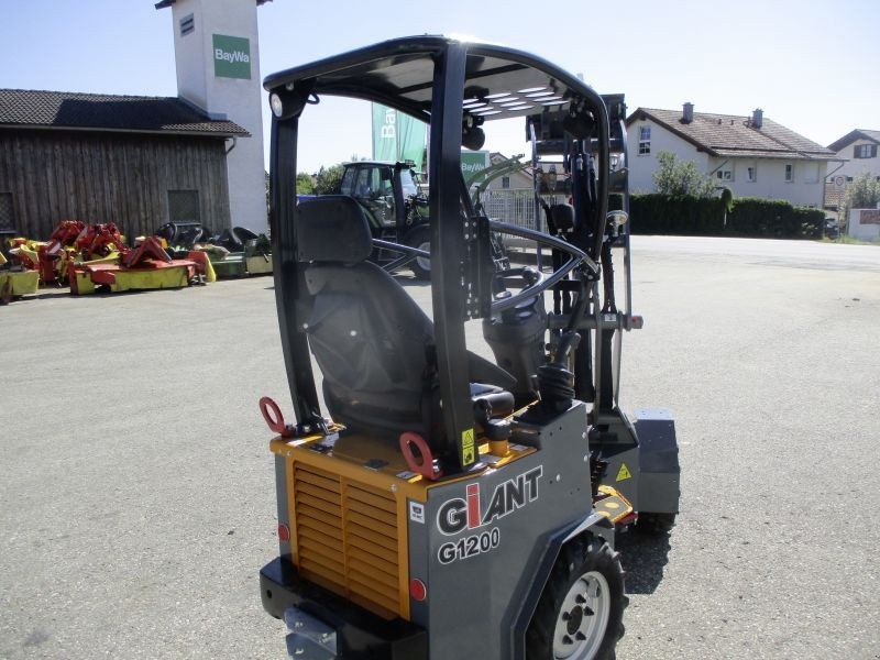 Giant G1200 #887