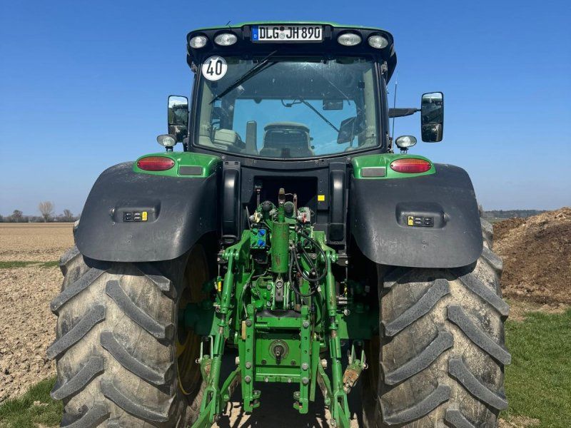 John Deere 6210R