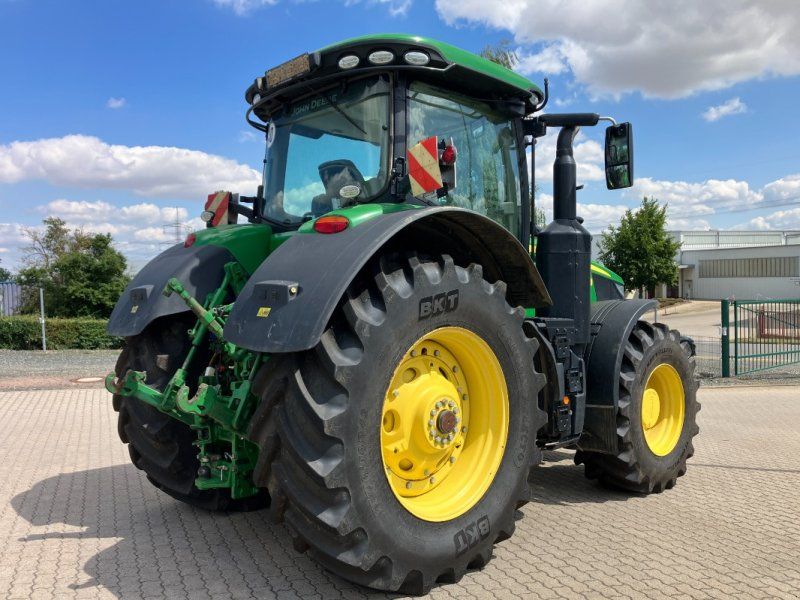 John Deere 7270R/ Frontzapfwelle/ Reifen neuwertig!