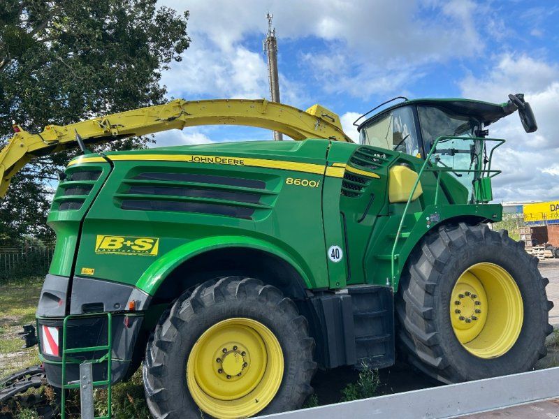 John Deere 8600