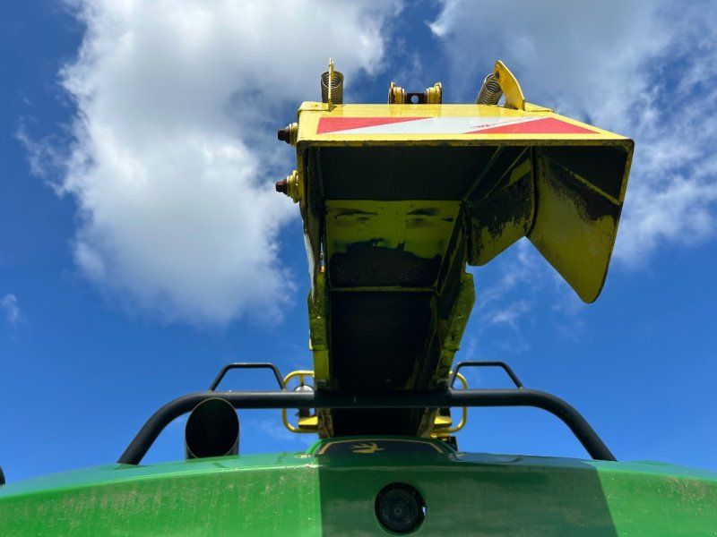 John Deere 8600