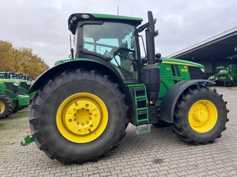 John Deere 6R250