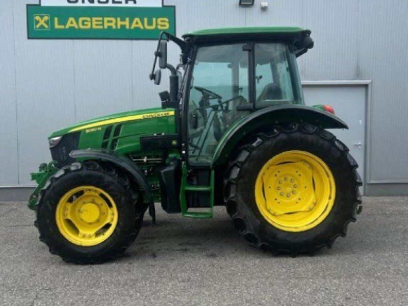 John Deere 5090M