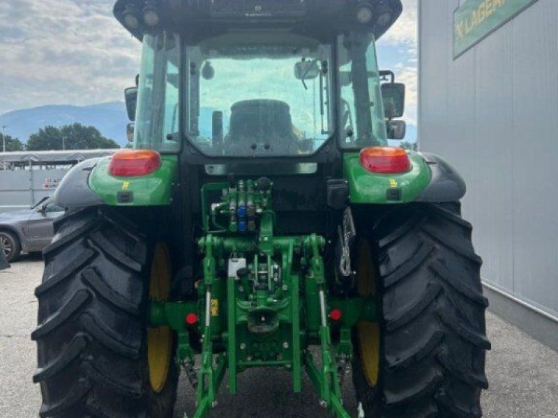 John Deere 5090M