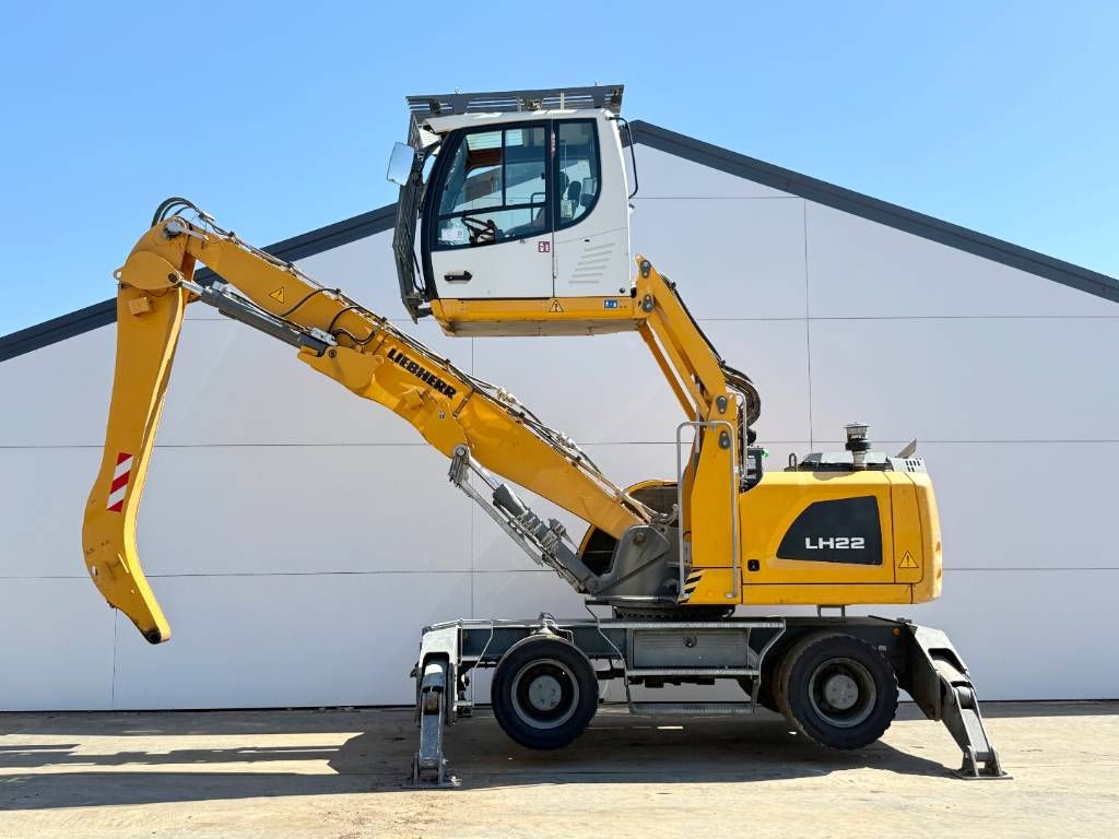 Liebherr LH22 Litronic - Automatic Greasing / Tilting Cab