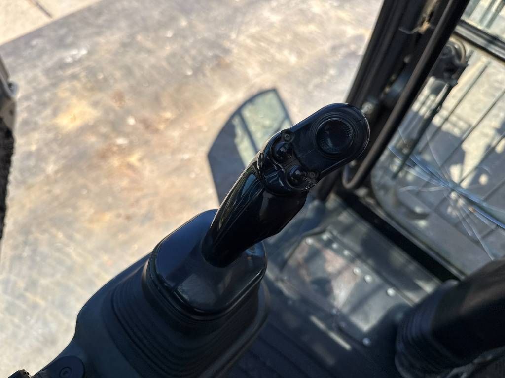 Liebherr LH22 Litronic - Automatic Greasing / Tilting Cab
