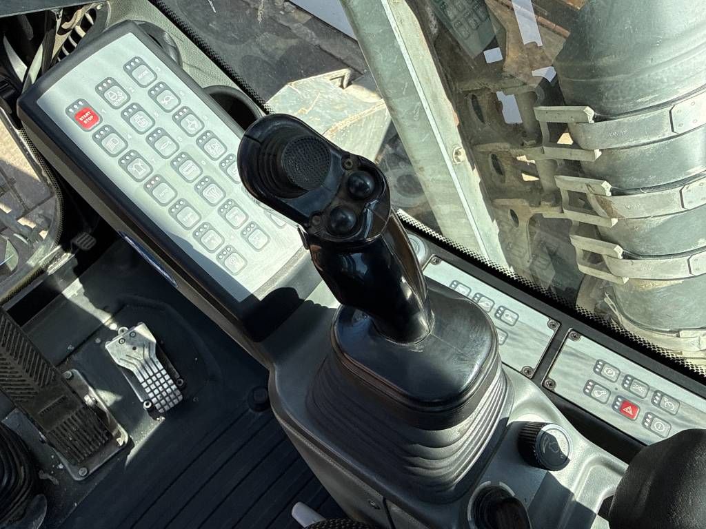 Liebherr LH22 Litronic - Automatic Greasing / Tilting Cab