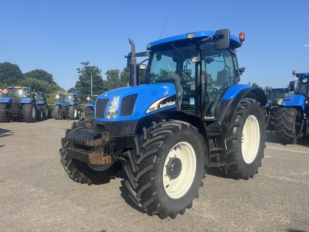 NEW HOLLAND TS100A