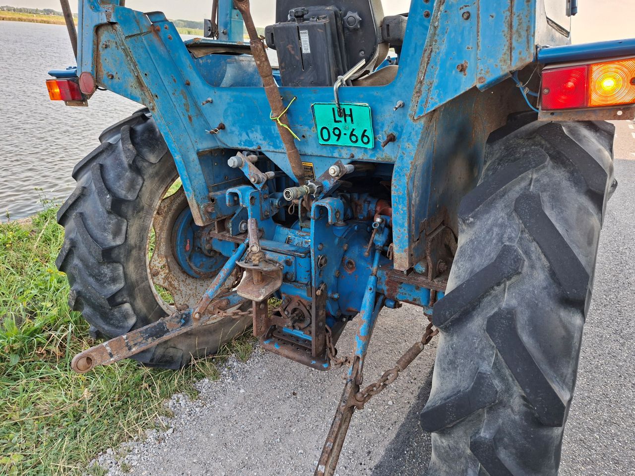 Ford 3600 met STUURBEKRACTIGING