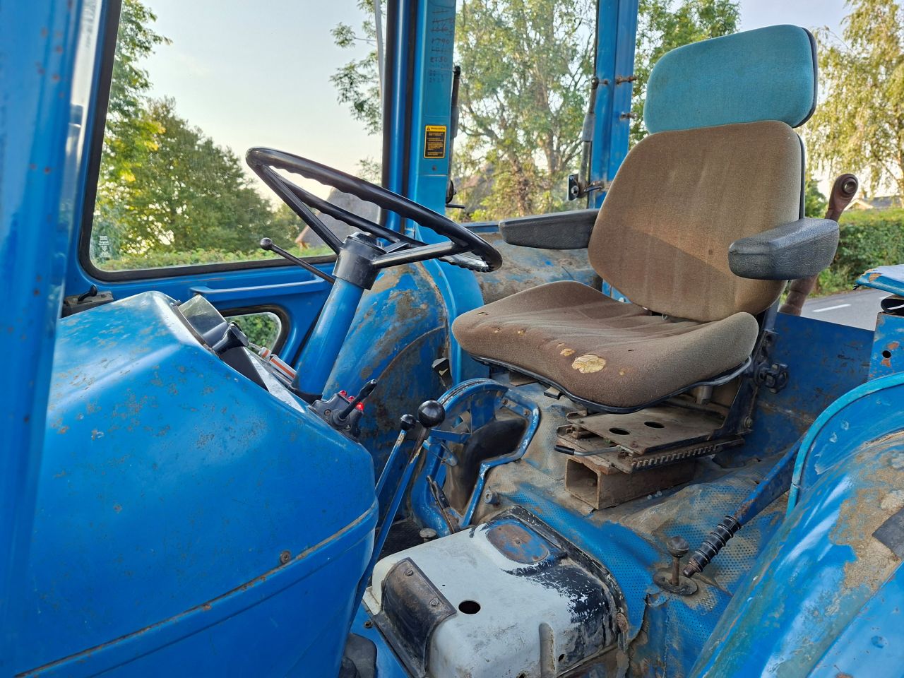 Ford 3600 met STUURBEKRACTIGING