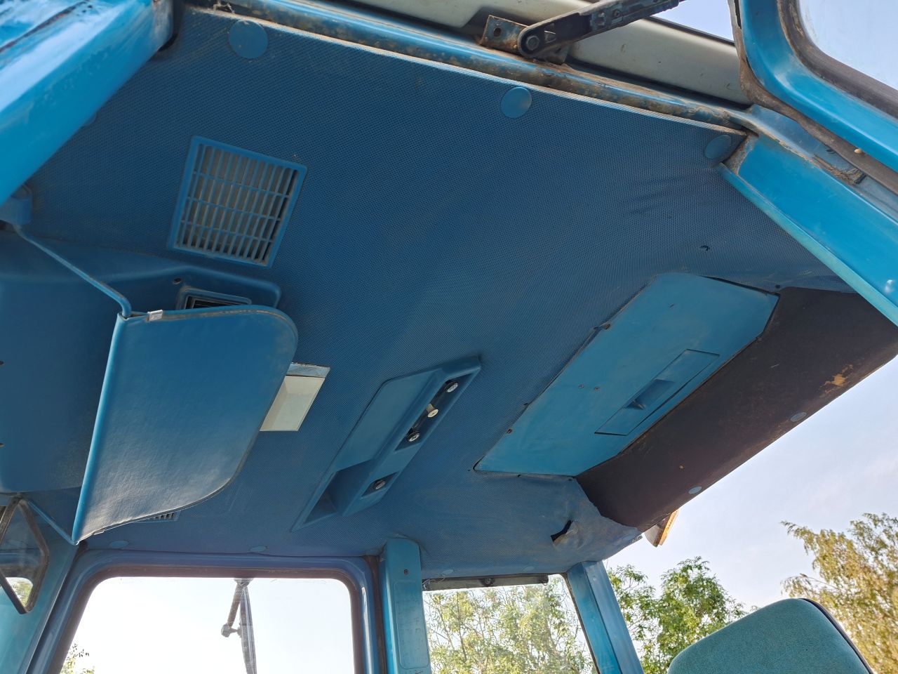 Ford 3600 met STUURBEKRACTIGING