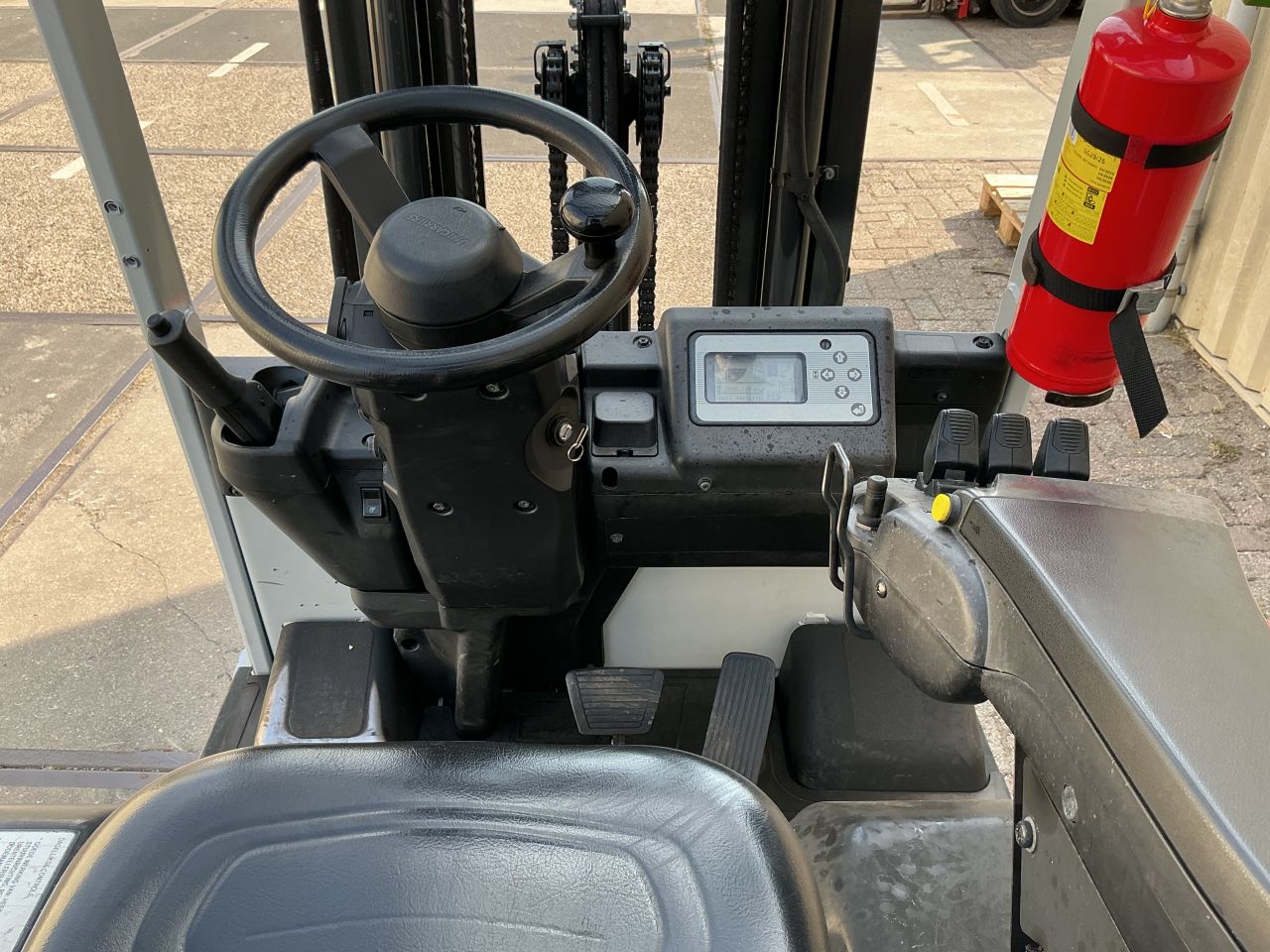 Heftruck Atlet Unicarriers bouwjaar 2015 Elektrisch 2965 uur