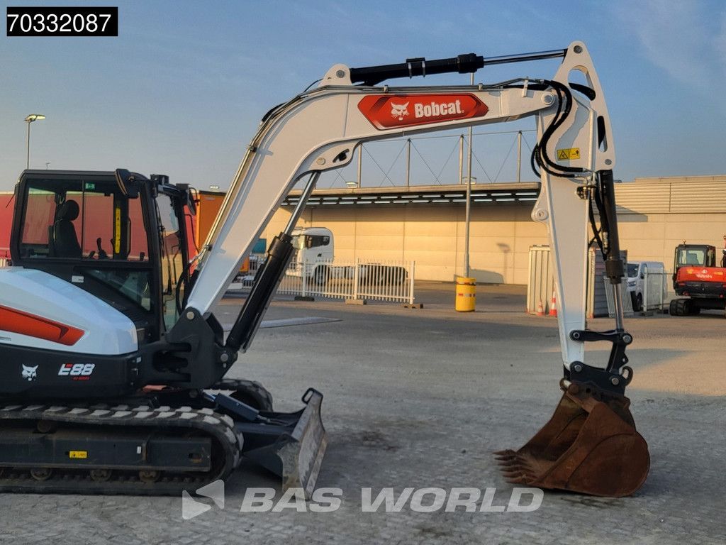 Bobcat E88 A/C
