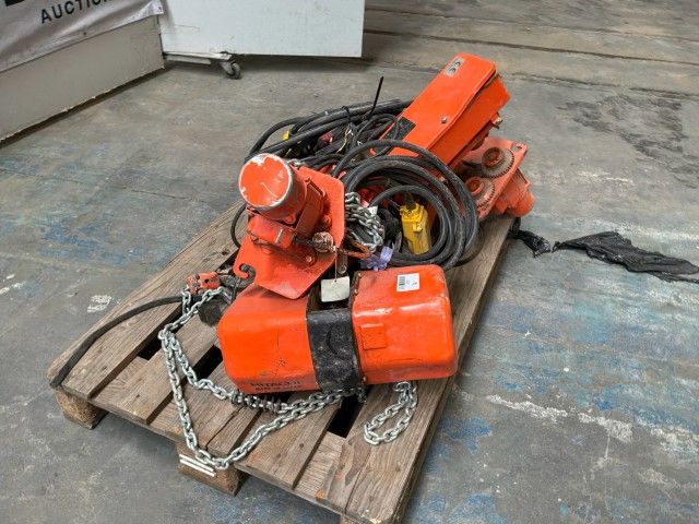 2019 Hitachi 1S Electric Chain Hoist (2x)