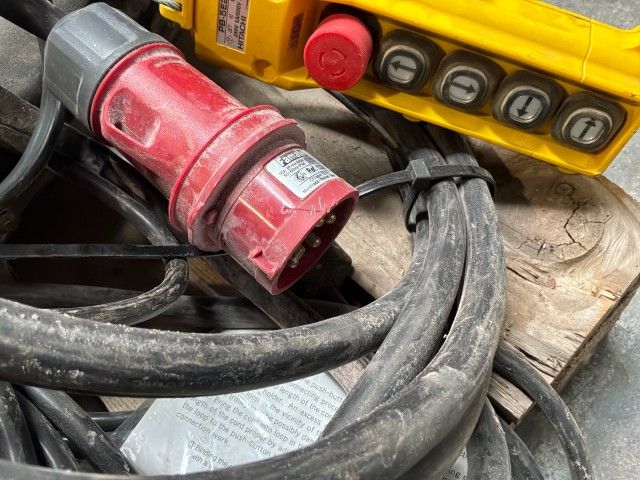 2019 Hitachi 1S Electric Chain Hoist (2x)