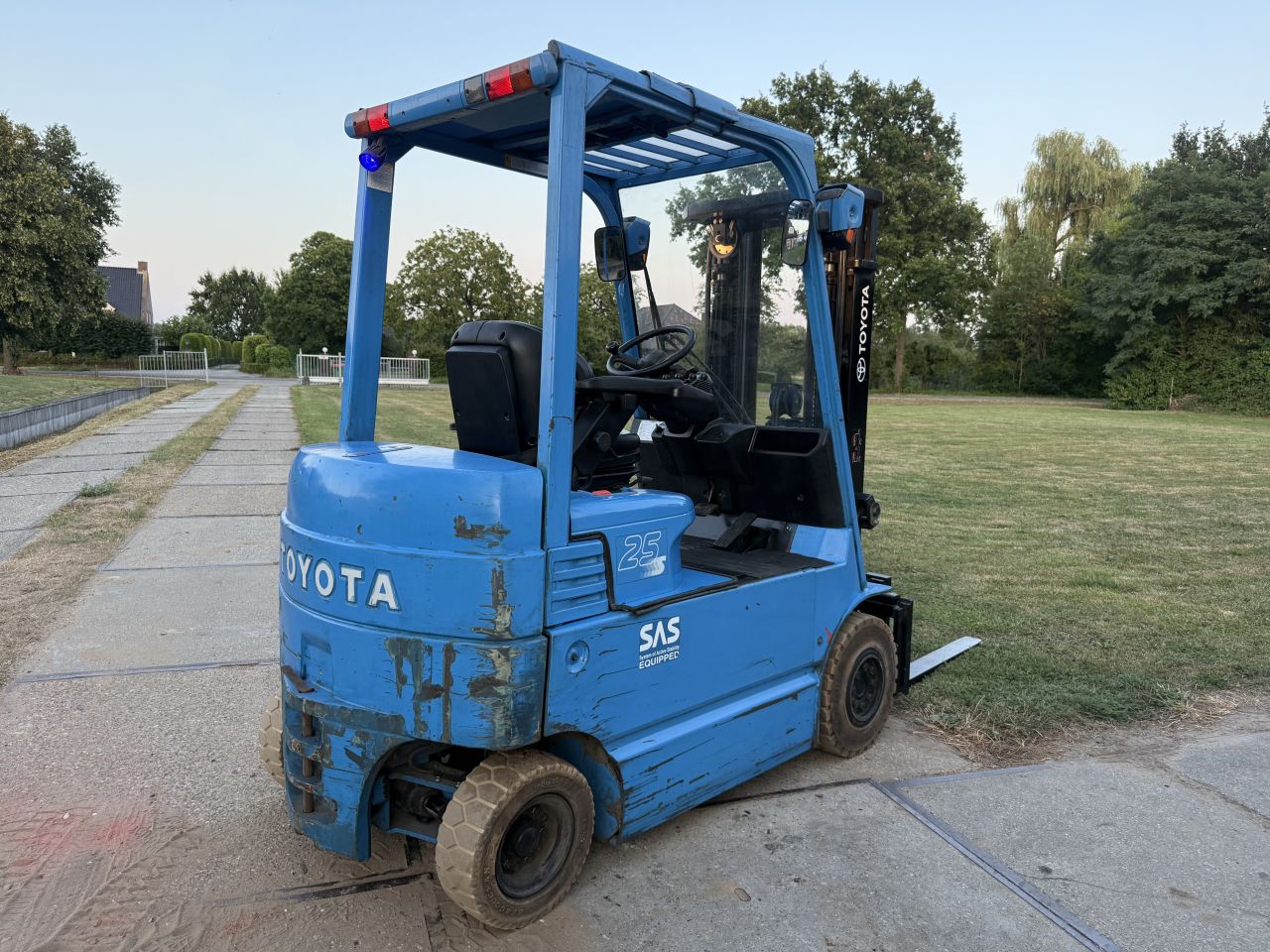 Toyota 2500KG elektr triplo 4.7M freelift Sideshift 3600uur