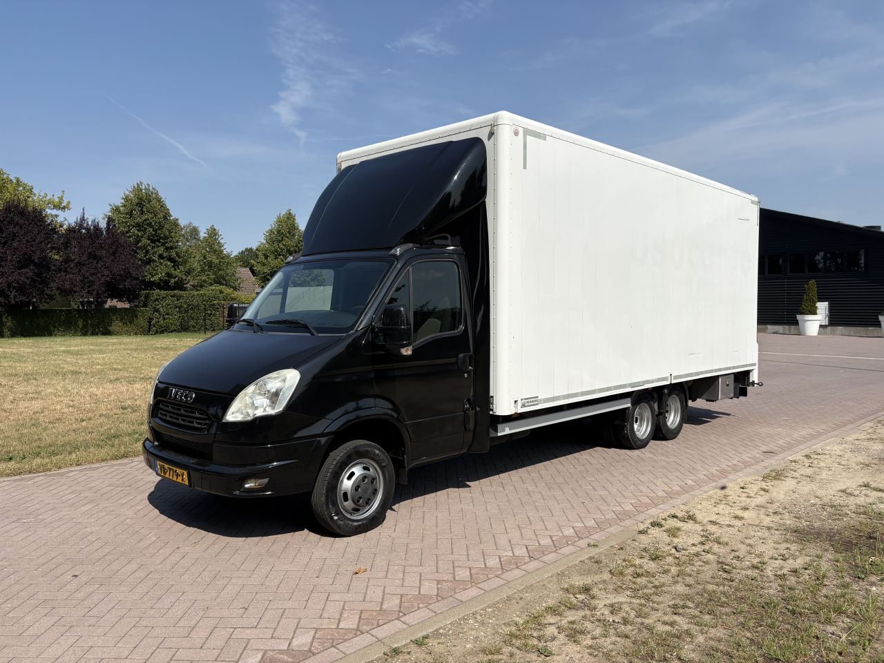 Be trekker IVECO Daily 50C21 schuifzeilen Clixtar met laadklep