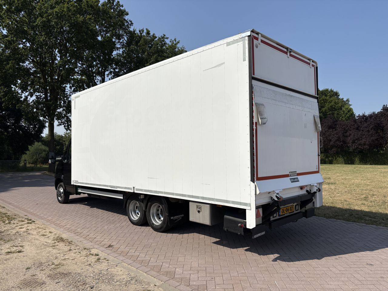 Be trekker IVECO Daily 50C21 schuifzeilen Clixtar met laadklep