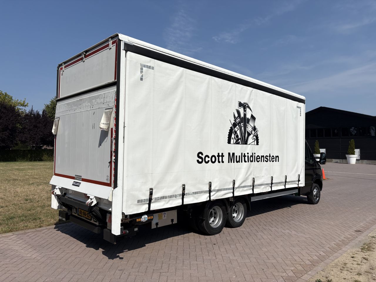 Be trekker IVECO Daily 50C21 schuifzeilen Clixtar met laadklep