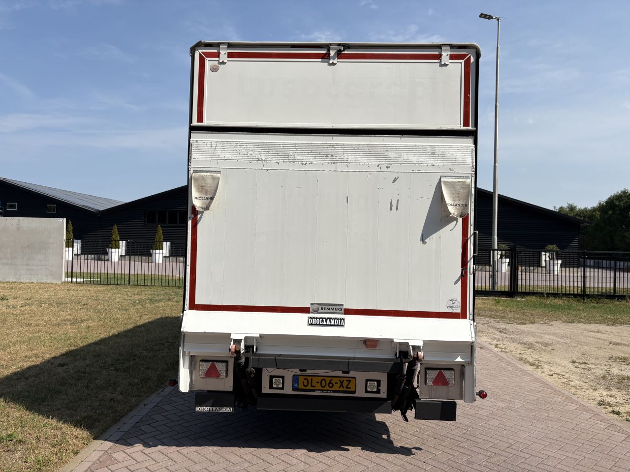 Be trekker IVECO Daily 50C21 schuifzeilen Clixtar met laadklep