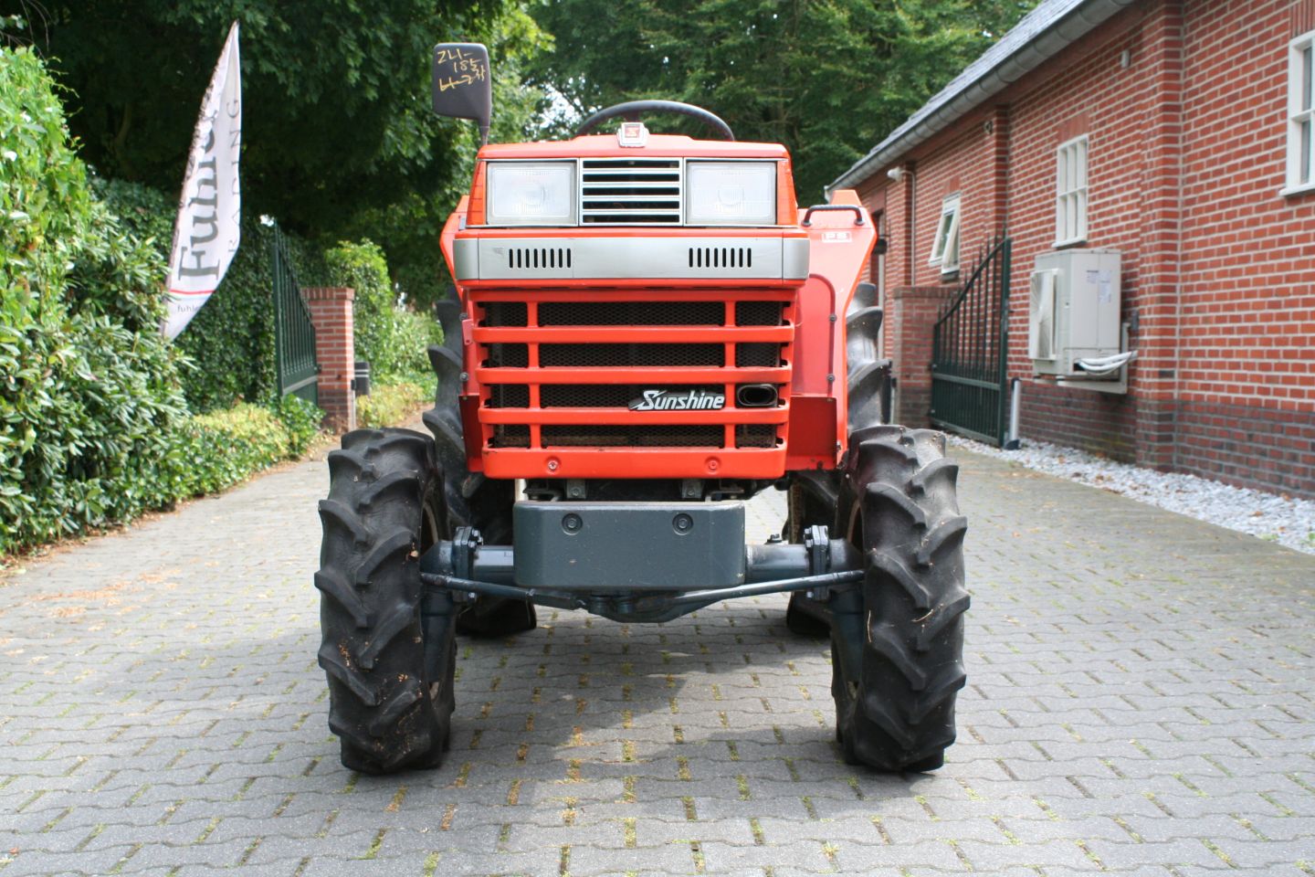 Kubota ZL1-185