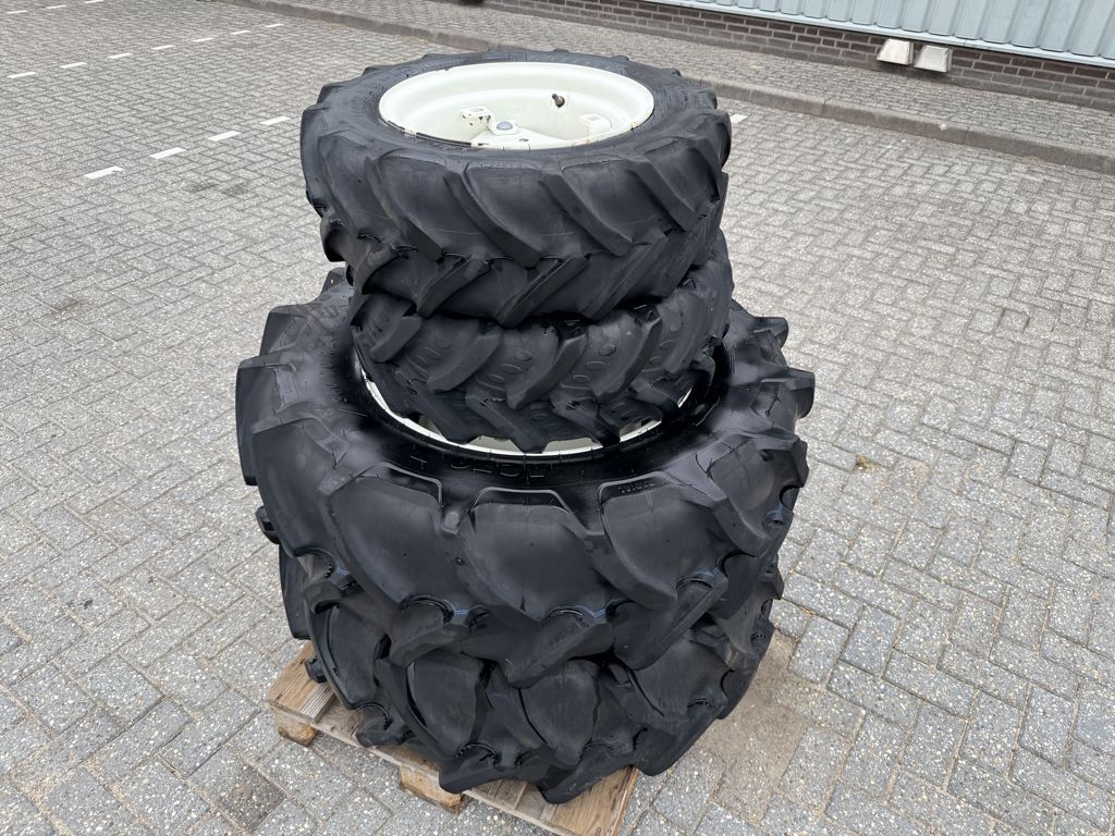 Mitas 360/70R24 & 240/70R16 Set Wielen