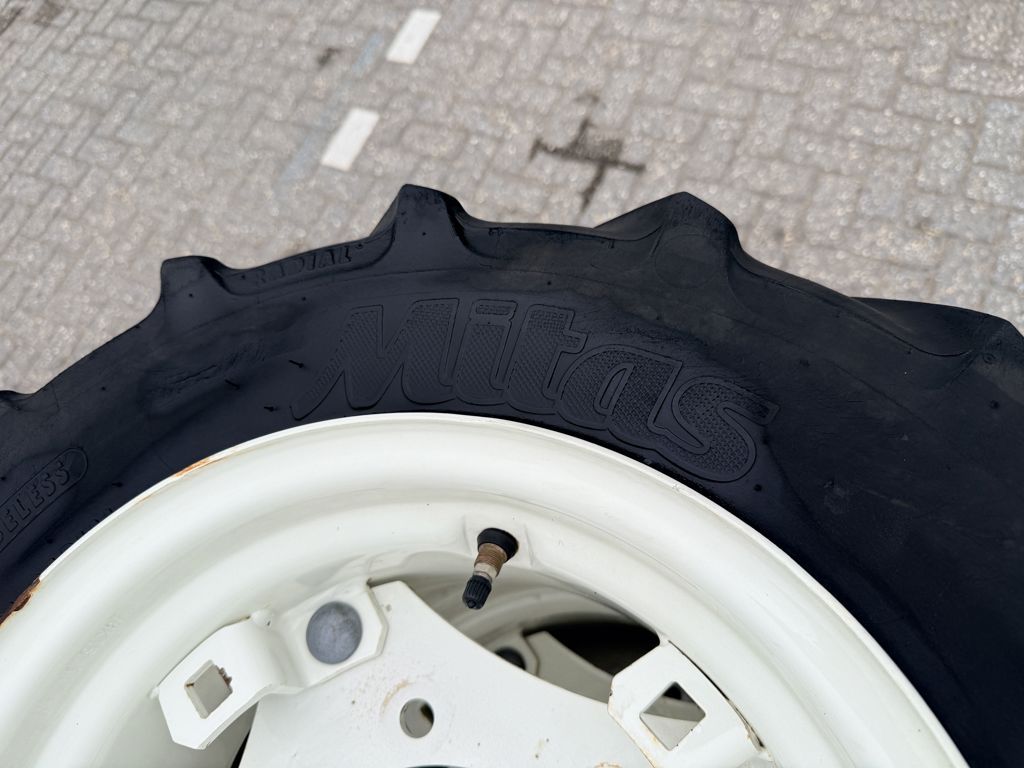 Mitas 360/70R24 & 240/70R16 Set Wielen