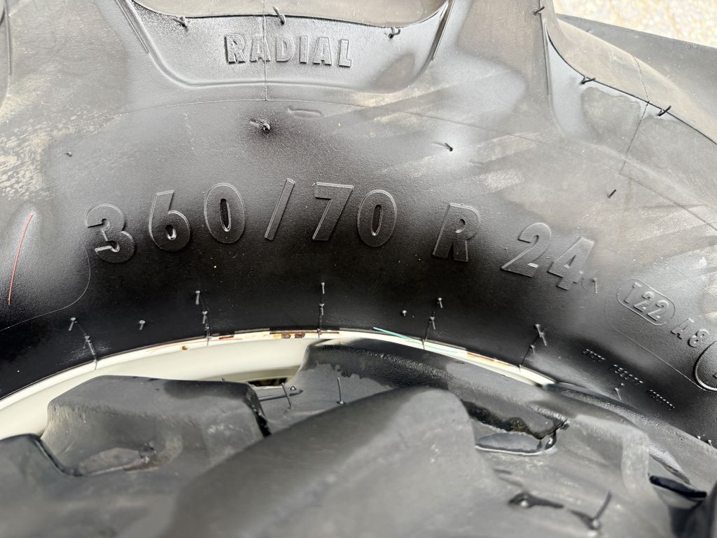 Mitas 360/70R24 & 240/70R16 Set Wielen