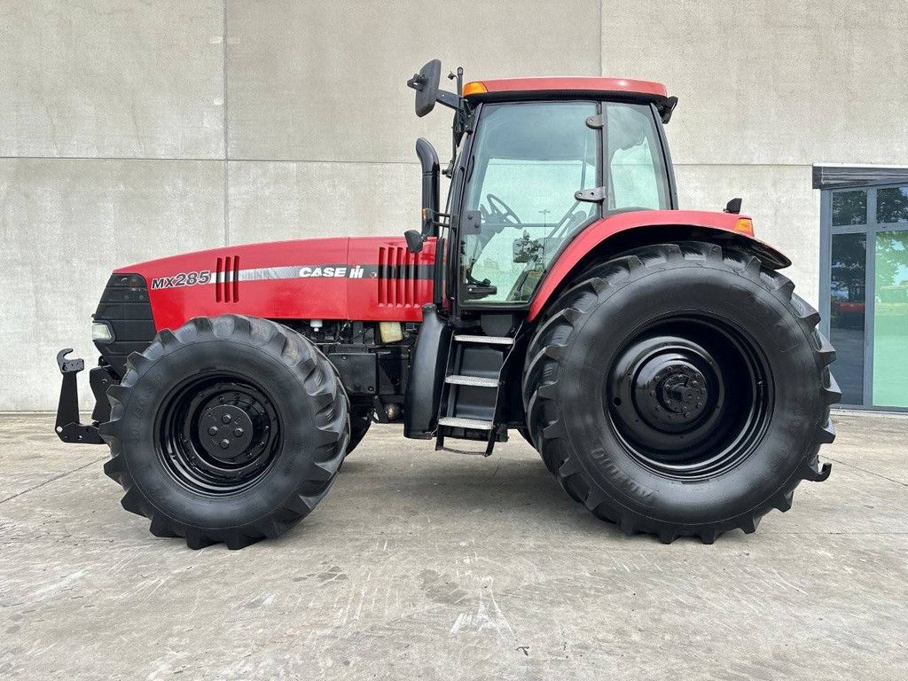 Agricultural tractor Case IH Magnum 285 4WD Diesel 2004
