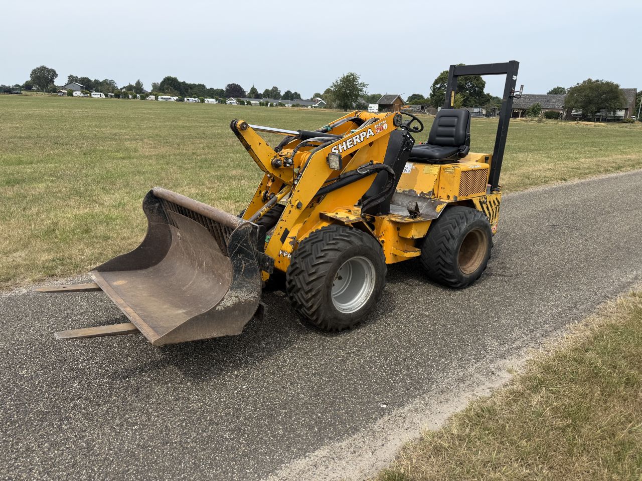 Sherpa 300 mini shovel. Giant, Weidemann, minishovel