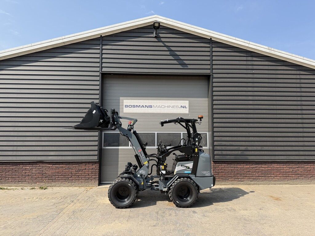 Giant G1500L X-TRA minishovel NIEUW giekvering €625 LEASE
