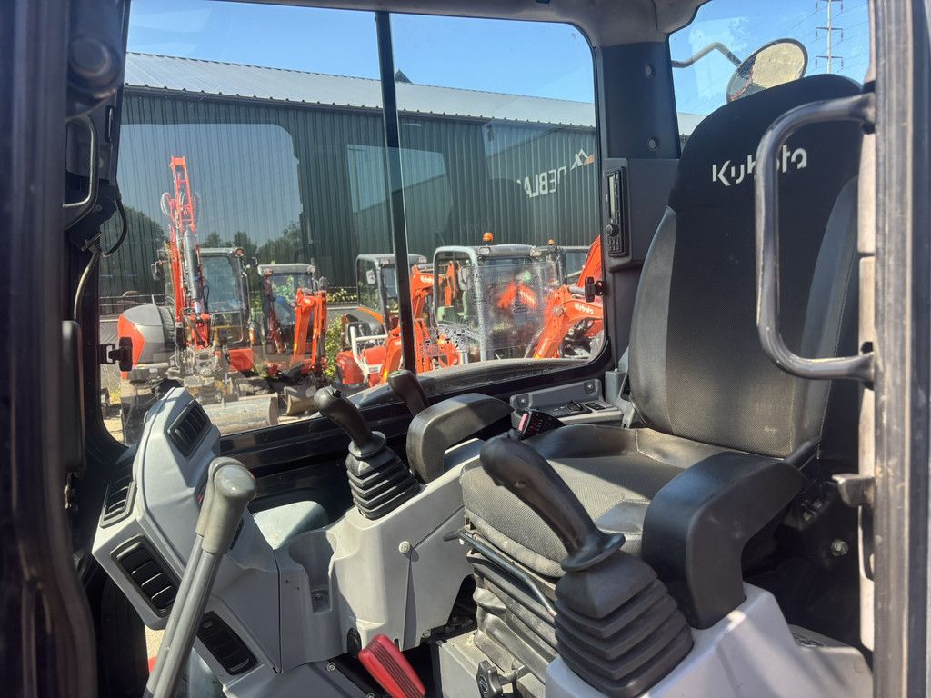 KUBOTA KX57-4