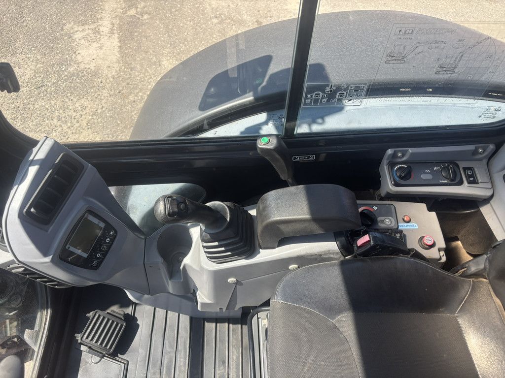 KUBOTA KX57-4