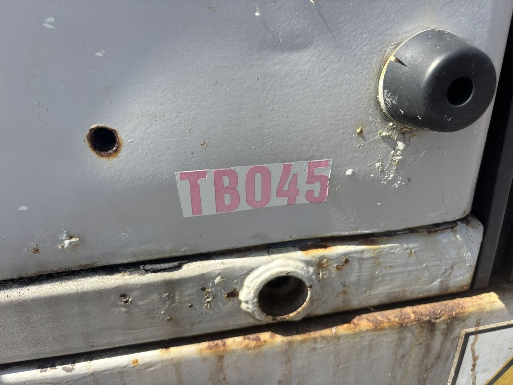 TAKEUCHI TB045