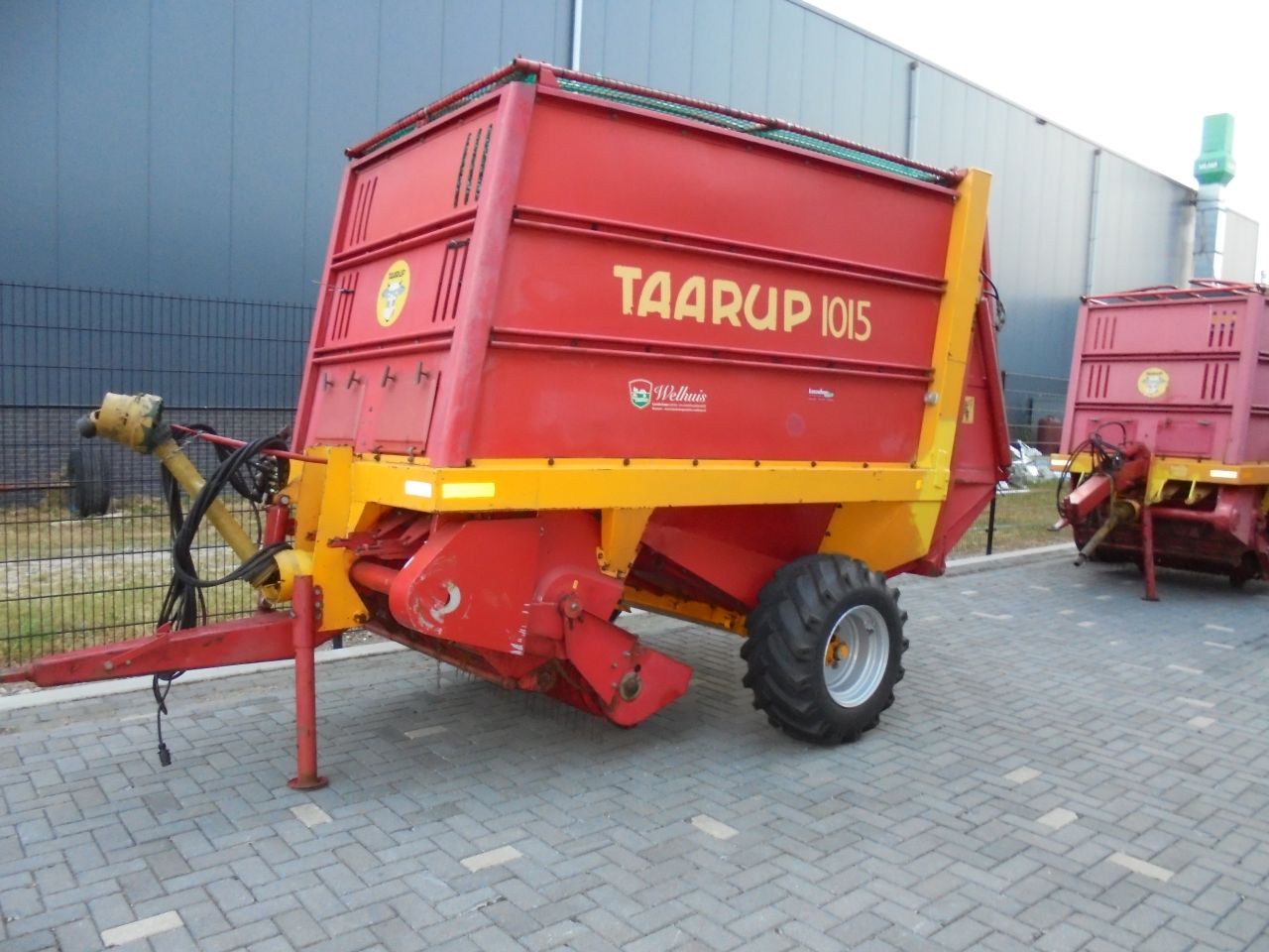 2x taarup 1015 opraapwagen