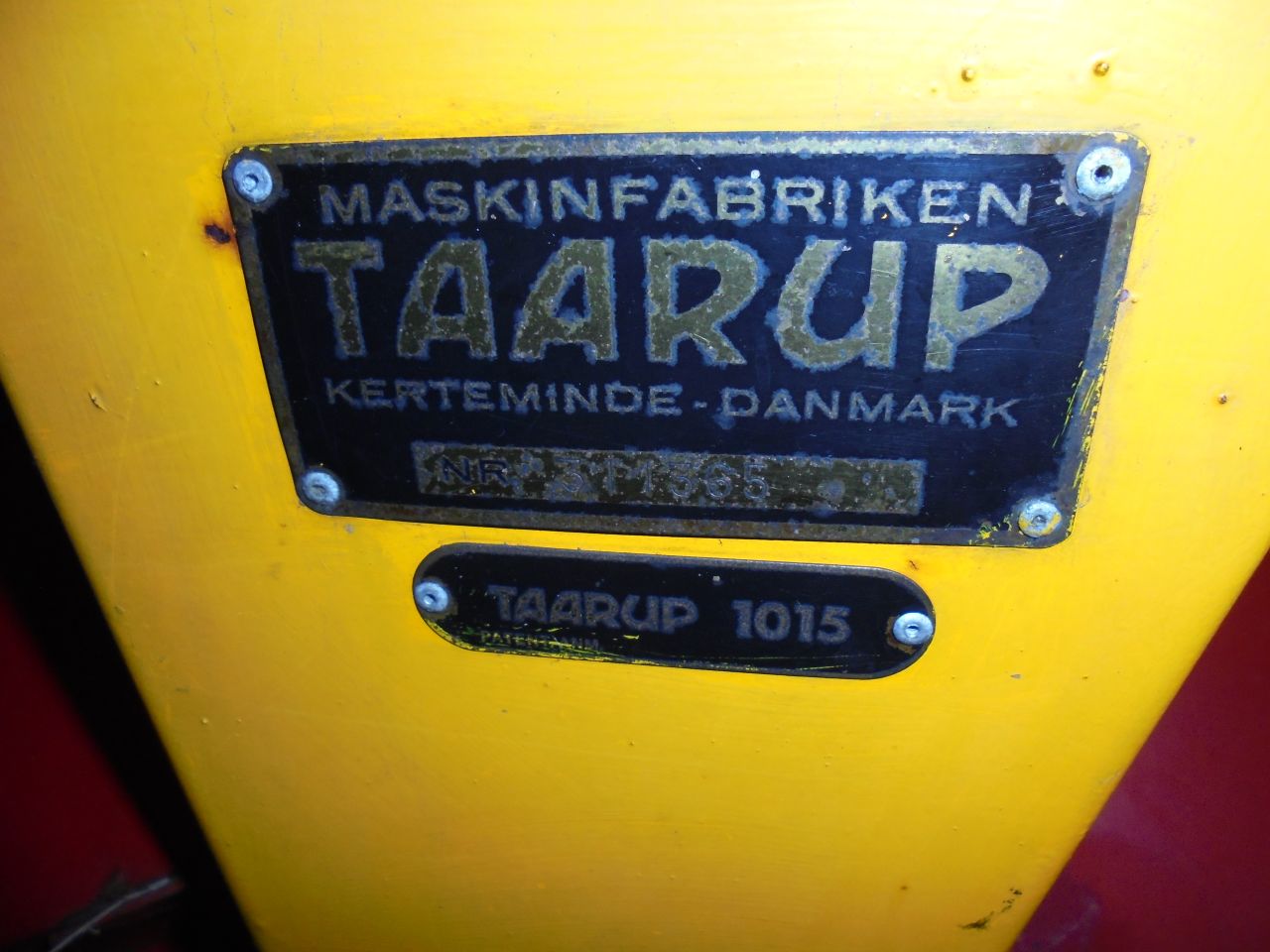2x taarup 1015 opraapwagen