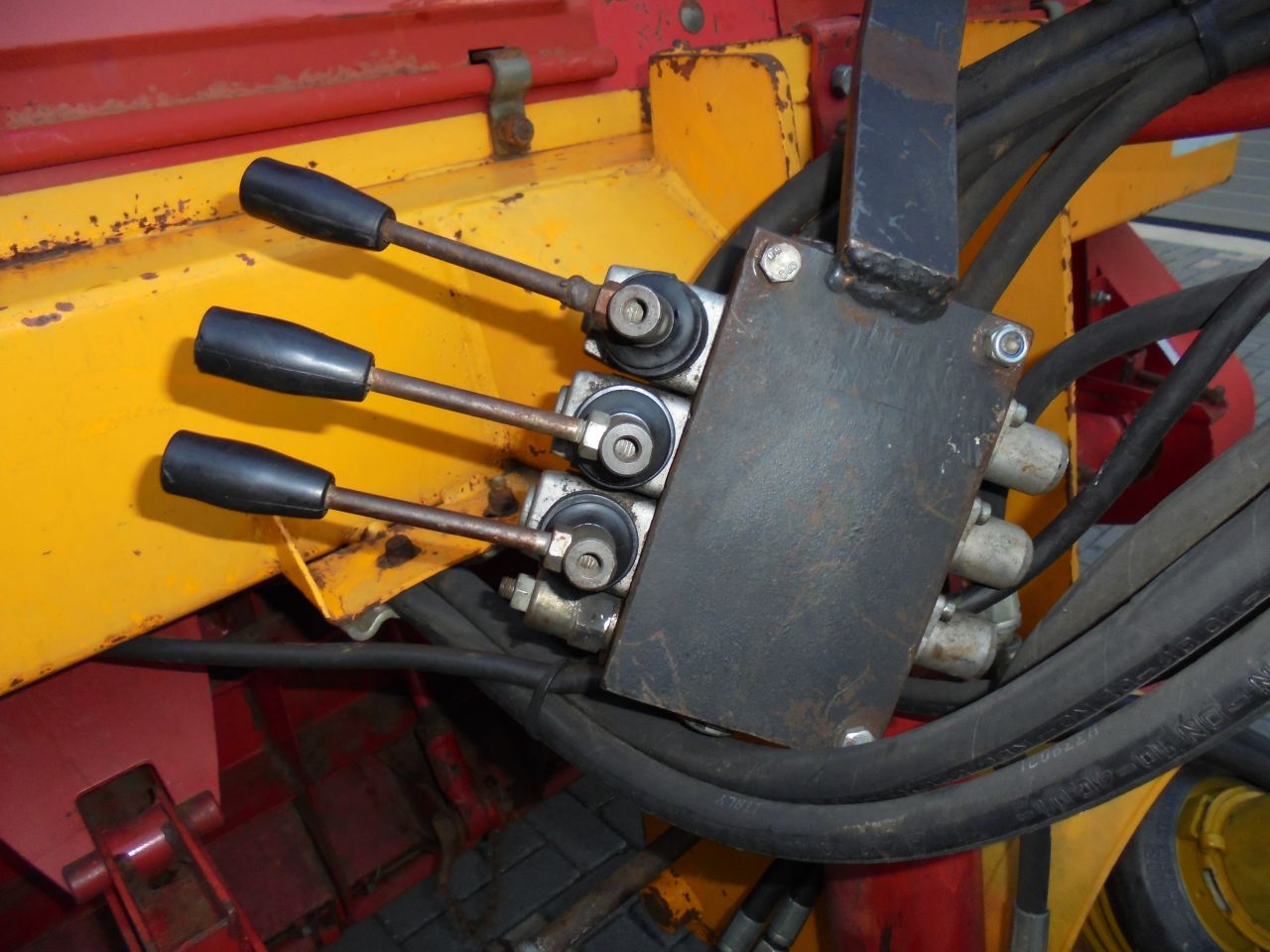 2x taarup 1015 opraapwagen