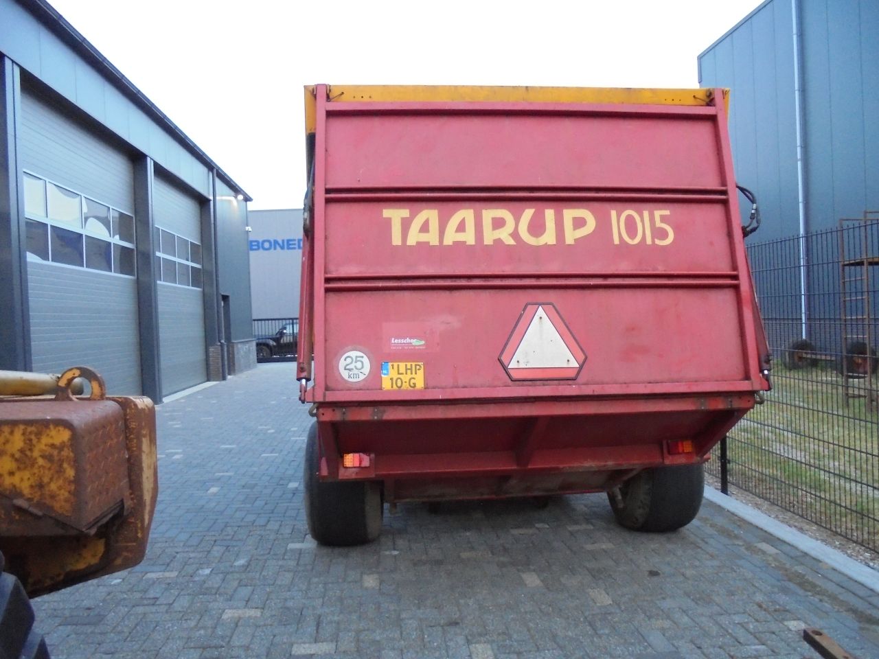 2x taarup 1015 opraapwagen