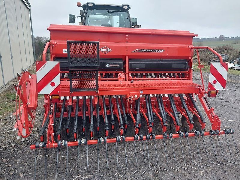 Kuhn Drillmaschine Integra 3003 24 SD + Kreiselegge HRB 303D