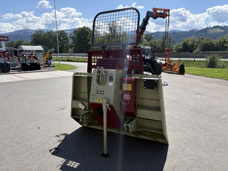 Holzknecht HS 750
