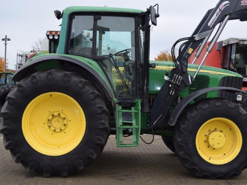John Deere 6920