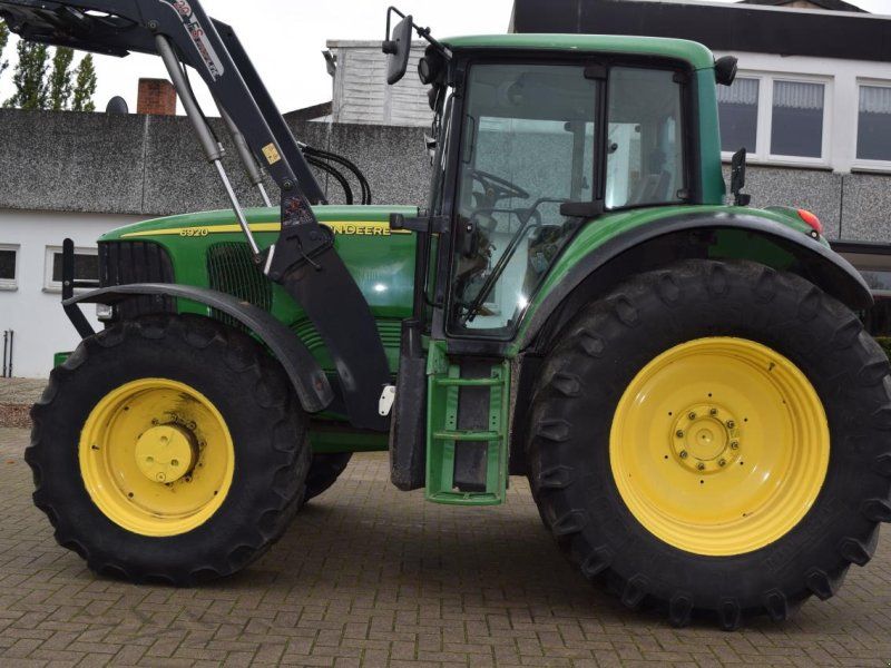 John Deere 6920