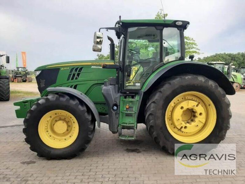 John Deere 6215 R