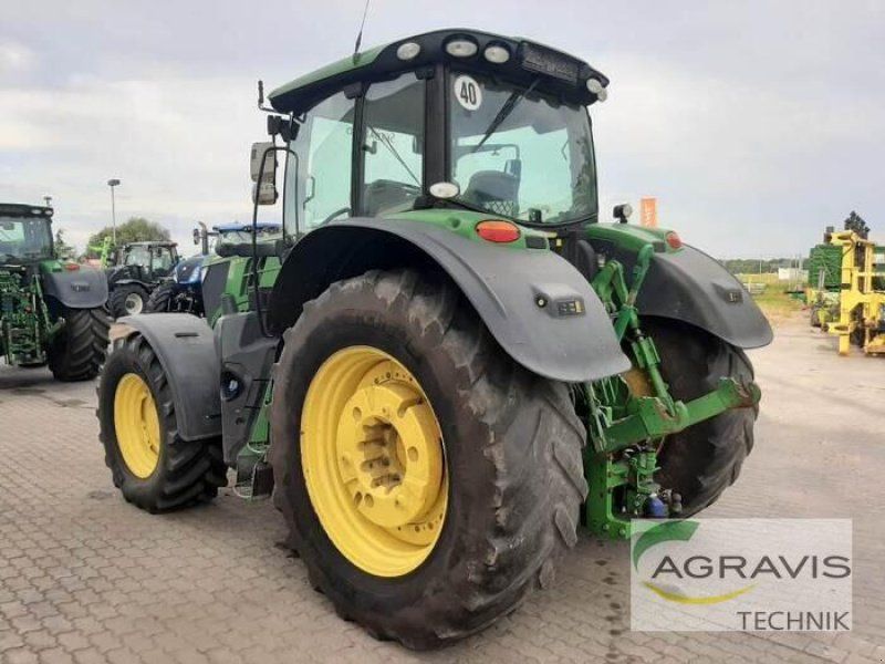 John Deere 6215 R