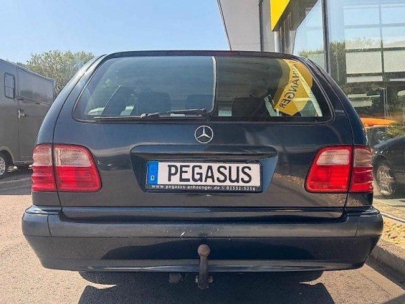 Mercedes Benz E 200 KOMPRESSOR CLASSIC PKW Kombi AHK