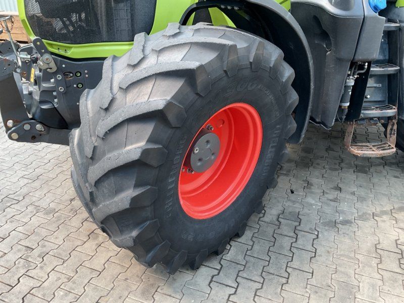 Claas Axion 810